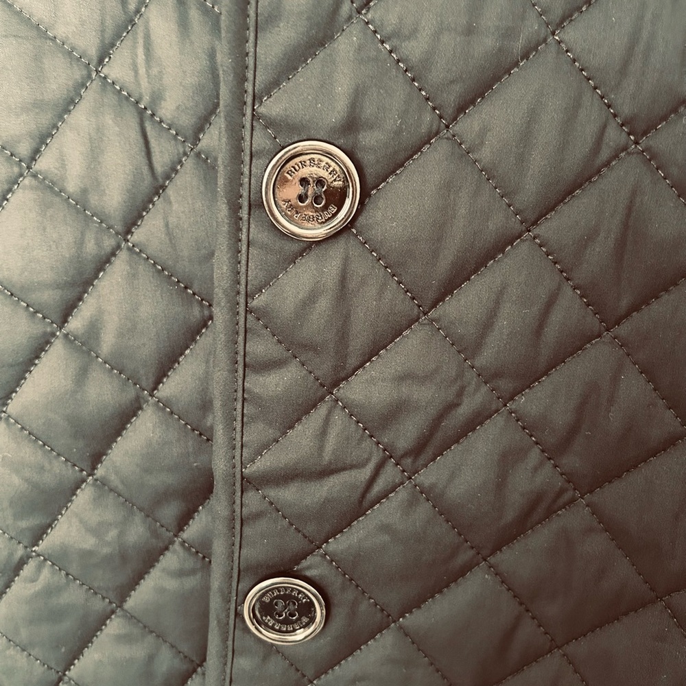 Burberry Black Quilted Puffer Jacket - Picture 10 of 16